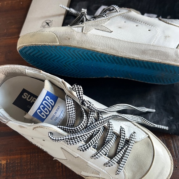 Golden Goose White Sneakers with Black Laces - Picture 4 of 6